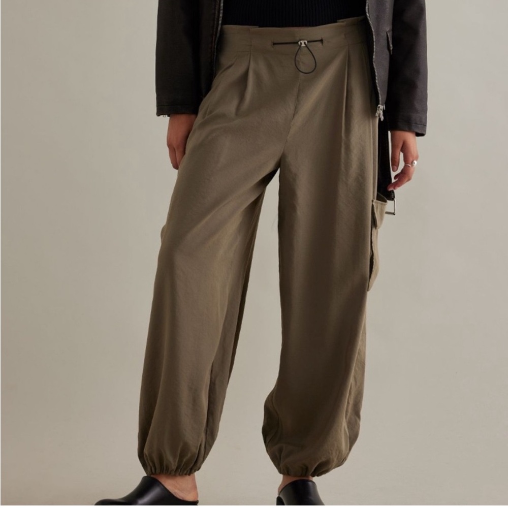 Anthropologie Bungee Parachute Pants in Olive Green Size Medium - Picture 5 of 15